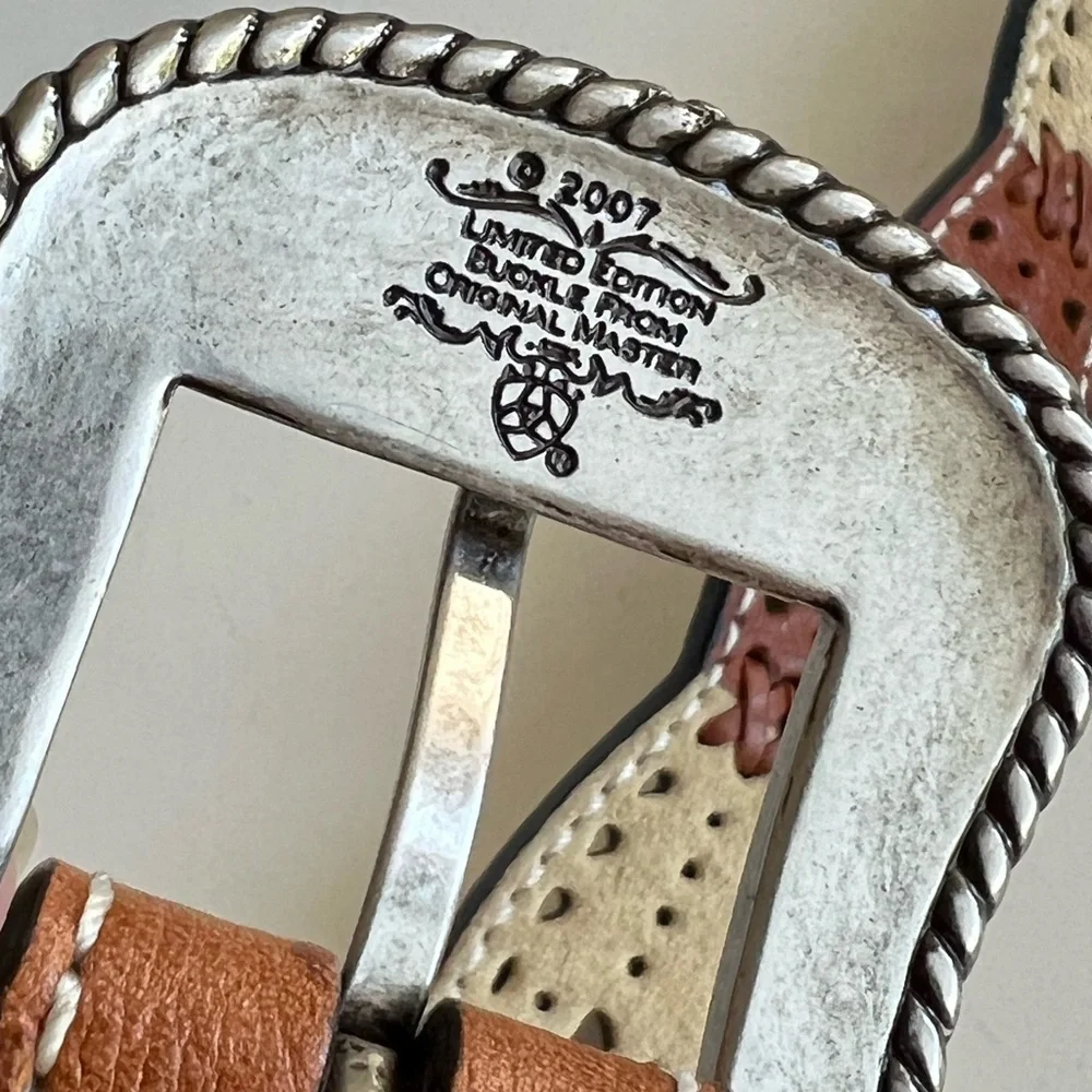 ARIAT Girls Brown Cream Perforated Leather Heart Western Cowgirl Belt Size 24